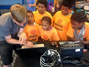 10590497_10152223675271437_9044047117406152529_n